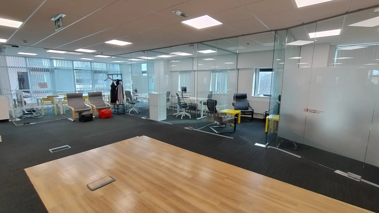 
                        1000044023.jpg, Belfast, BT1 4LS