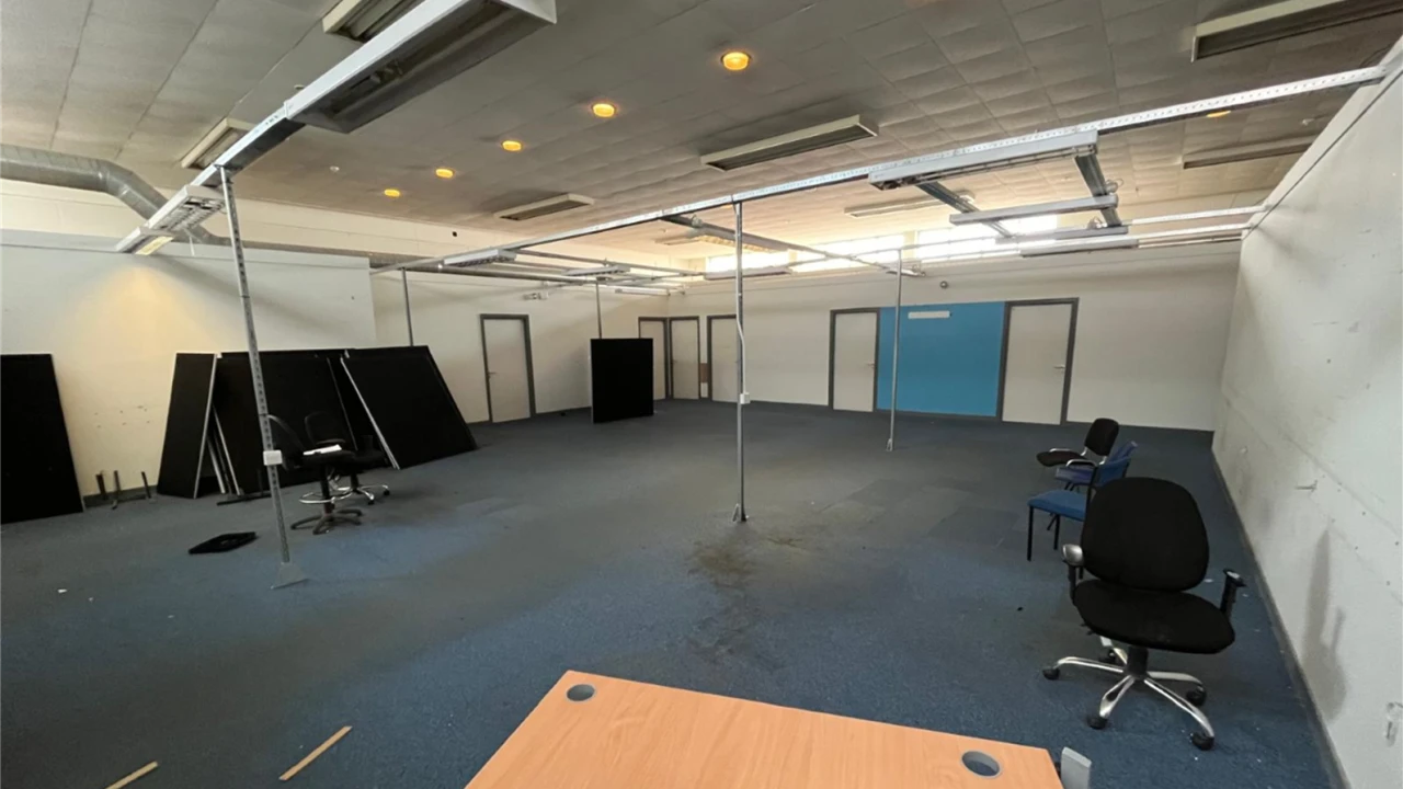 
                        picture2.png, Belfast, BT1 2LZ