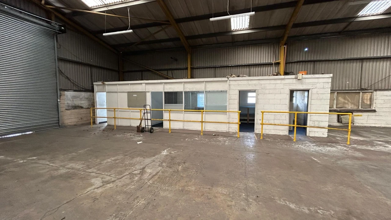 
                        img-20250718-wa0013.jpg, Newtownabbey, BT36 4FH