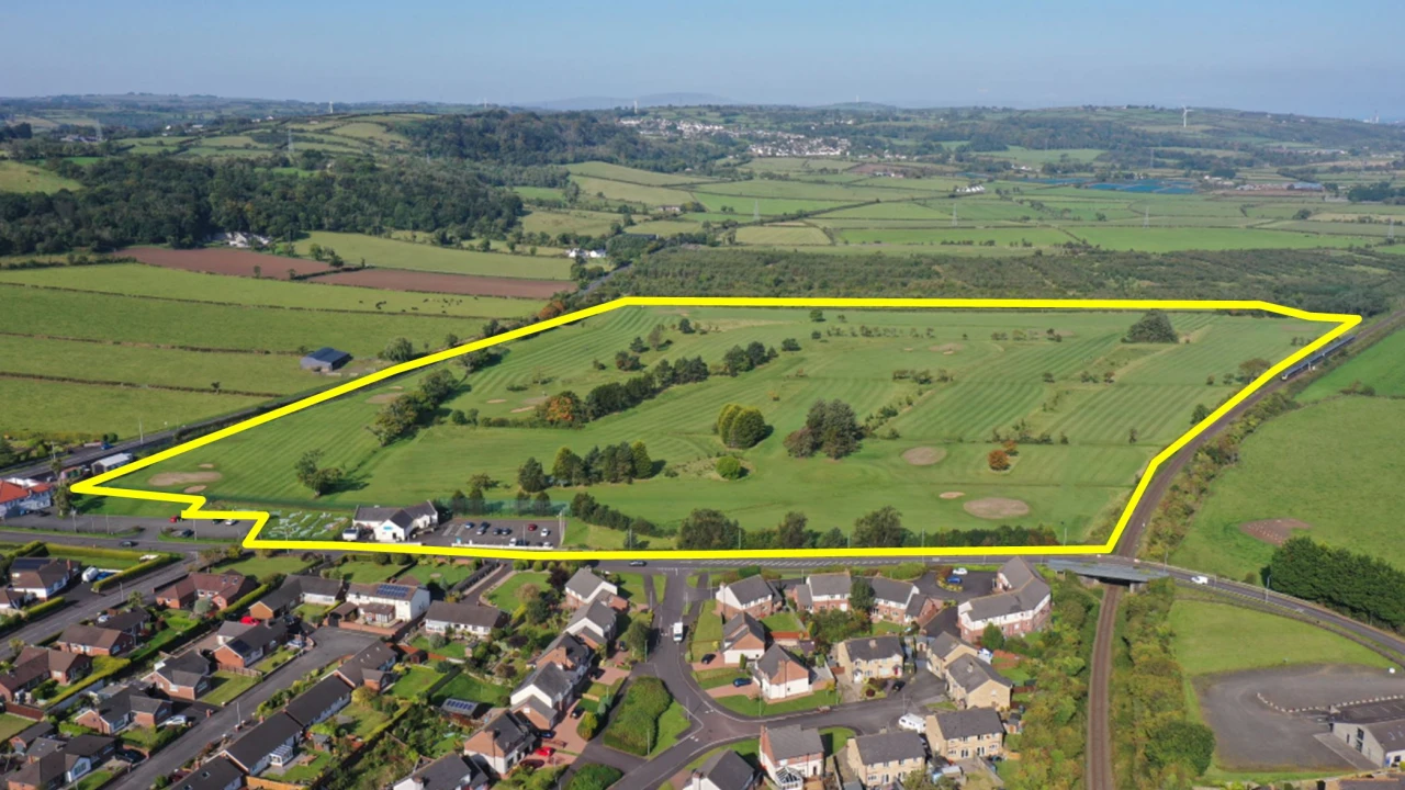 
                        capturefront1.JPG, whitehead, BT38 9TG