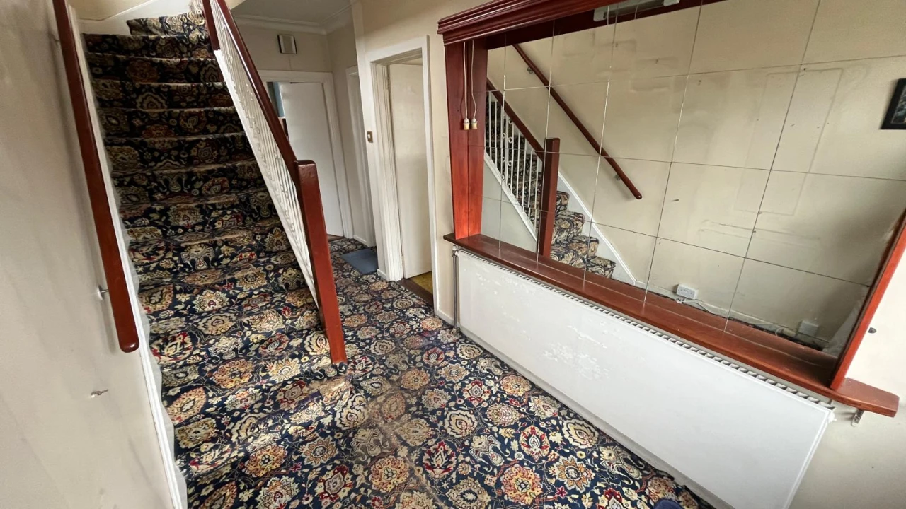 
                        img-20250512-wa0021.jpg, Belfast, BT11 8AQ