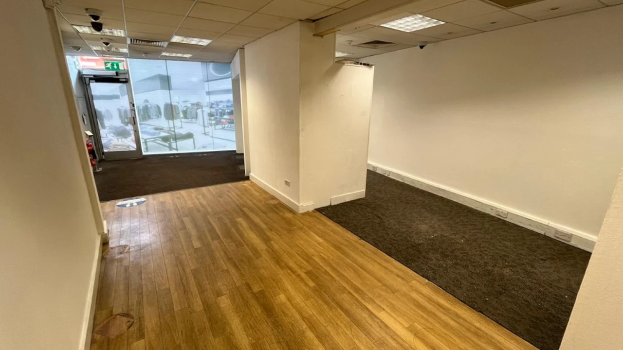 
                        picture4.png, Lisburn, BT28 1DR